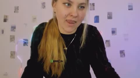 Snapshot of dina_bloom chatting on February 9, 2026, 8:46 pm dina_bloom online show from February 9, 2026, 8:46 pm