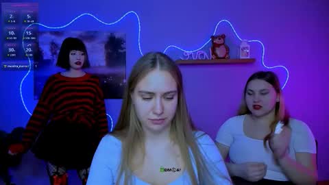 Snapshot of dina_bloom chatting on February 28, 2026, 8:10 pm dina_bloom online show from February 28, 2026, 8:10 pm