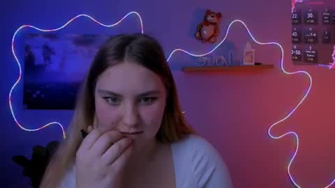 Snapshot of dina_bloom chatting on March 5, 2026, 8:16 pm dina_bloom online show from March 5, 2026, 8:16 pm