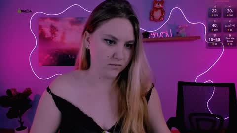 Snapshot of dina_bloom chatting on March 24, 2026, 12:48 am dina_bloom online show from March 24, 2026, 12:48 am