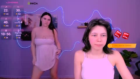 Snapshot of dina_bloom chatting on April 9, 2026, 6:24 pm dina_bloom online show from April 9, 2026, 6:24 pm