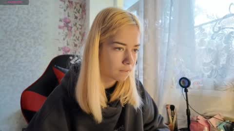 dinorahmroczkowski online show from October 11, 2025, 7:18 am