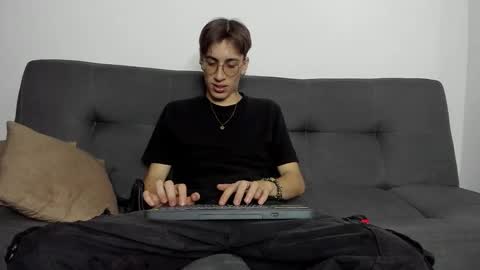 Dio online show from November 29, 2025, 1:25 pm