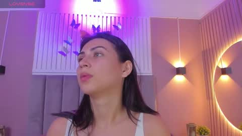 Snapshot of diosa_cristal chatting on January 22, 2025, 3:20 am Cristal online show from January 22, 2025, 3:20 am