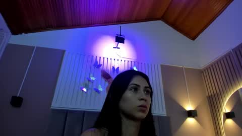 Snapshot of diosa_cristal chatting on February 16, 2025, 3:04 am Cristal online show from February 16, 2025, 3:04 am