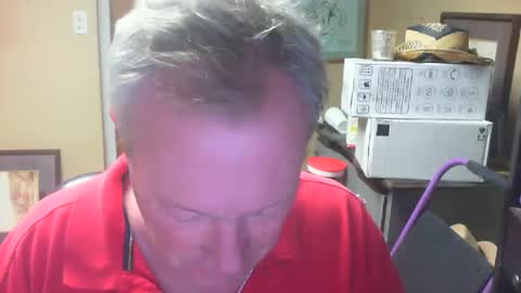 Snapshot of dirkpitt223 chatting on December 17, 2024, 2:01 am DirtkPitt Fun guy working online show from December 17, 2024, 2:01 am