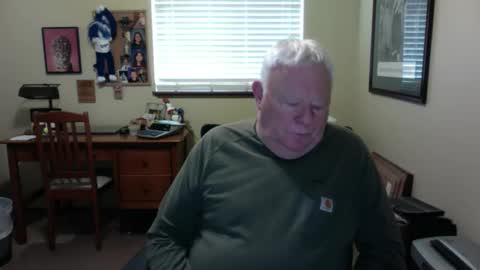 dirtrider195080438 online show from April 10, 2026, 8:13 pm