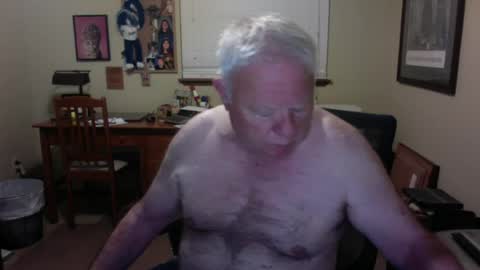 dirtrider195080438 online show from June 29, 2026, 4:52 am