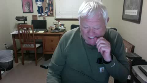 dirtrider195080438 online show from July 13, 2026, 5:21 am