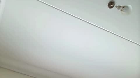 Lola online show from September 9, 2025, 7:52 am