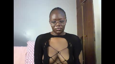 Snapshot of dirty_sweet_2 chatting on December 14, 2025, 1:55 am ELLE online show from December 14, 2025, 1:55 am