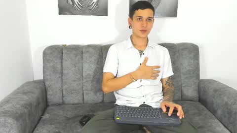 Snapshot of dirtyandsweet_ chatting on June 18, 2026, 11:42 pm David Julian independent online show from June 18, 2026, 11:42 pm