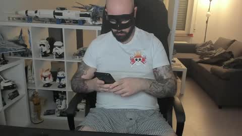 Snapshot of dirtybalws chatting on January 19, 2025, 12:17 am Robert online show from January 19, 2025, 12:17 am