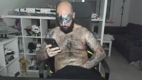 Snapshot of dirtybalws chatting on October 26, 2025, 2:06 am Robert online show from October 26, 2025, 2:06 am