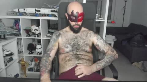 Snapshot of dirtybalws chatting on October 29, 2025, 5:58 pm Robert online show from October 29, 2025, 5:58 pm