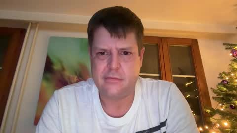 Snapshot of dirtybastard81 chatting on December 19, 2025, 4:30 am Jan online show from December 19, 2025, 4:30 am