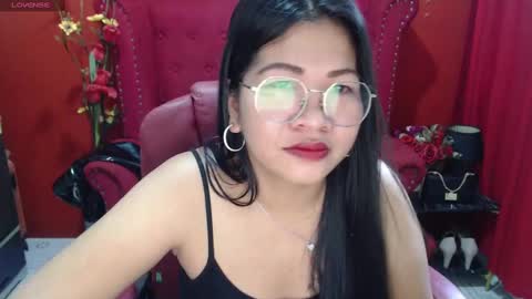 LatexQueen online show from February 4, 2025, 11:59 pm