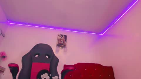 Snapshot of dirtygamesnaomy chatting on January 20, 2025, 7:14 pm Naomy online show from January 20, 2025, 7:14 pm