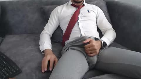 dirtyybooyy77 online show from April 14, 2026, 9:37 am