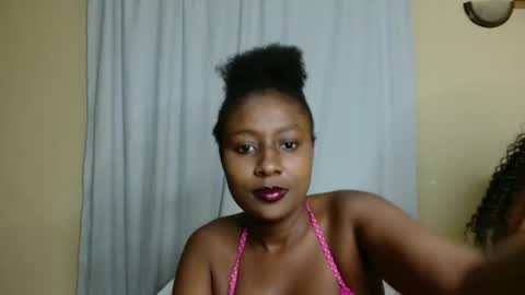 Snapshot of disah_002 chatting on October 22, 2025, 12:33 am disah_002 online show from October 22, 2025, 12:33 am