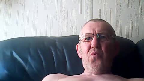 Snapshot of discovery63 chatting on June 25, 2026, 12:20 pm discovery63 online show from June 25, 2026, 12:20 pm