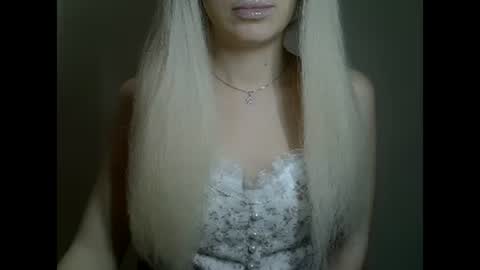 DitaMilton online show from January 19, 2025, 7:47 pm