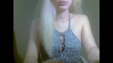 DitaMilton online show from September 23, 2025, 7:28 pm