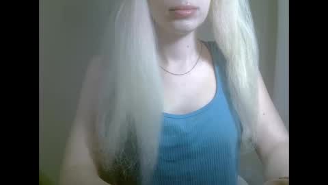 DitaMilton online show from September 25, 2025, 6:11 pm