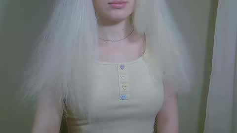 DitaMilton online show from October 14, 2025, 7:25 pm