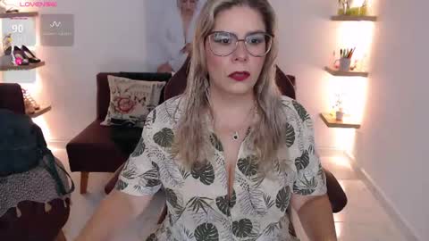 Snapshot of diva_milf chatting on June 10, 2026, 7:13 pm Diva online show from June 10, 2026, 7:13 pm