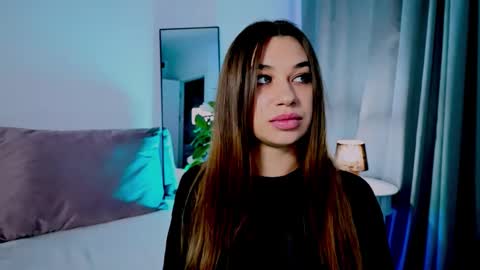 Tia online show from October 28, 2025, 9:17 pm