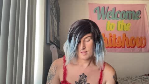 divinathedivine online show from October 8, 2025, 8:39 pm