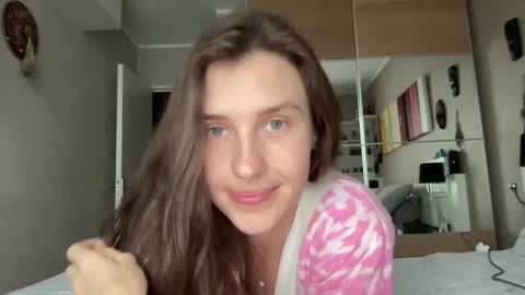 Snapshot of divine_beauty_girl chatting on January 29, 2025, 12:56 pm Valerie online show from January 29, 2025, 12:56 pm