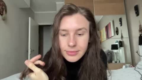 Snapshot of divine_beauty_girl chatting on February 5, 2025, 8:32 am Valerie online show from February 5, 2025, 8:32 am