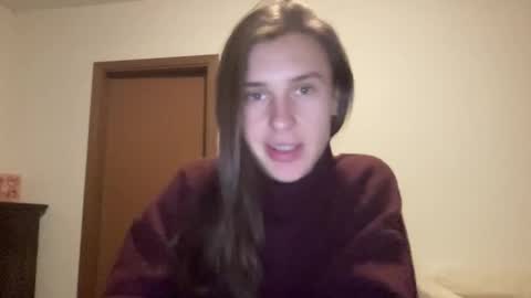 Snapshot of divine_beauty_girl chatting on February 8, 2025, 11:55 pm Valerie online show from February 8, 2025, 11:55 pm