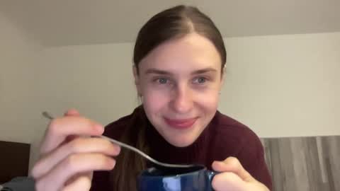 Snapshot of divine_beauty_girl chatting on February 12, 2025, 4:22 pm Valerie online show from February 12, 2025, 4:22 pm
