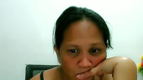 Snapshot of divinegrace10 chatting on February 19, 2025, 2:33 am     Divine Grace Close To Your Hear online show from February 19, 2025, 2:33 am