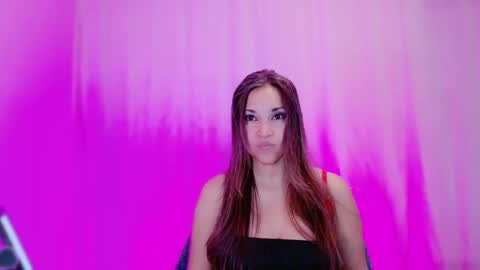 Snapshot of divinelynn chatting on January 31, 2025, 3:44 pm DivineLynn online show from January 31, 2025, 3:44 pm