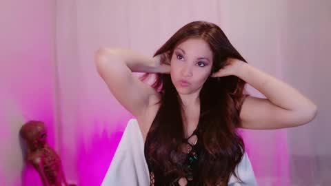 Snapshot of divinelynn chatting on March 10, 2025, 6:01 pm DivineLynn online show from March 10, 2025, 6:01 pm