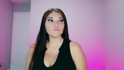 Snapshot of divinelynn chatting on October 31, 2025, 4:52 pm DivineLynn online show from October 31, 2025, 4:52 pm