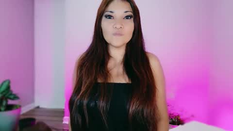 Snapshot of divinelynn chatting on November 2, 2025, 7:05 pm DivineLynn online show from November 2, 2025, 7:05 pm