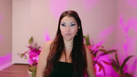 Snapshot of divinelynn chatting on February 4, 2026, 6:14 pm DivineLynn online show from February 4, 2026, 6:14 pm