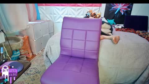 Snapshot of divynejade chatting on December 15, 2024, 5:10 pm Jade Divyne online show from December 15, 2024, 5:10 pm