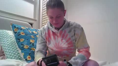 dixie_comanche online show from January 5, 2025, 7:28 am