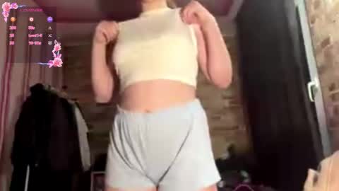 Lily online show from October 29, 2025, 2:19 pm