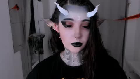 Snapshot of dixipixi_ chatting on October 26, 2025, 5:57 am dixipixi_ online show from October 26, 2025, 5:57 am