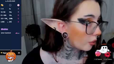 Snapshot of dixipixi_ chatting on November 14, 2025, 5:50 am dixipixi_ online show from November 14, 2025, 5:50 am