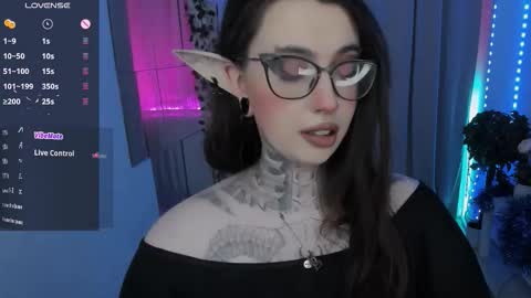 Snapshot of dixipixi_ chatting on January 9, 2026, 6:05 am dixipixi_ online show from January 9, 2026, 6:05 am