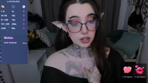 Snapshot of dixipixi_ chatting on January 10, 2026, 5:42 am dixipixi_ online show from January 10, 2026, 5:42 am