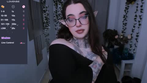 Snapshot of dixipixi_ chatting on January 11, 2026, 5:45 am dixipixi_ online show from January 11, 2026, 5:45 am